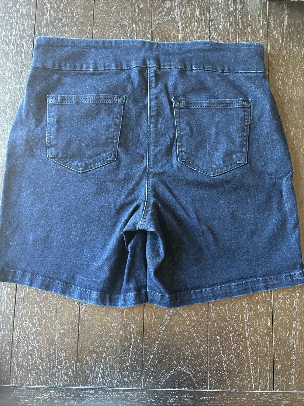 Liz Claiborne 2 Pairs Size 10 Pull-On Denim Shorts - Picture 10 of 12